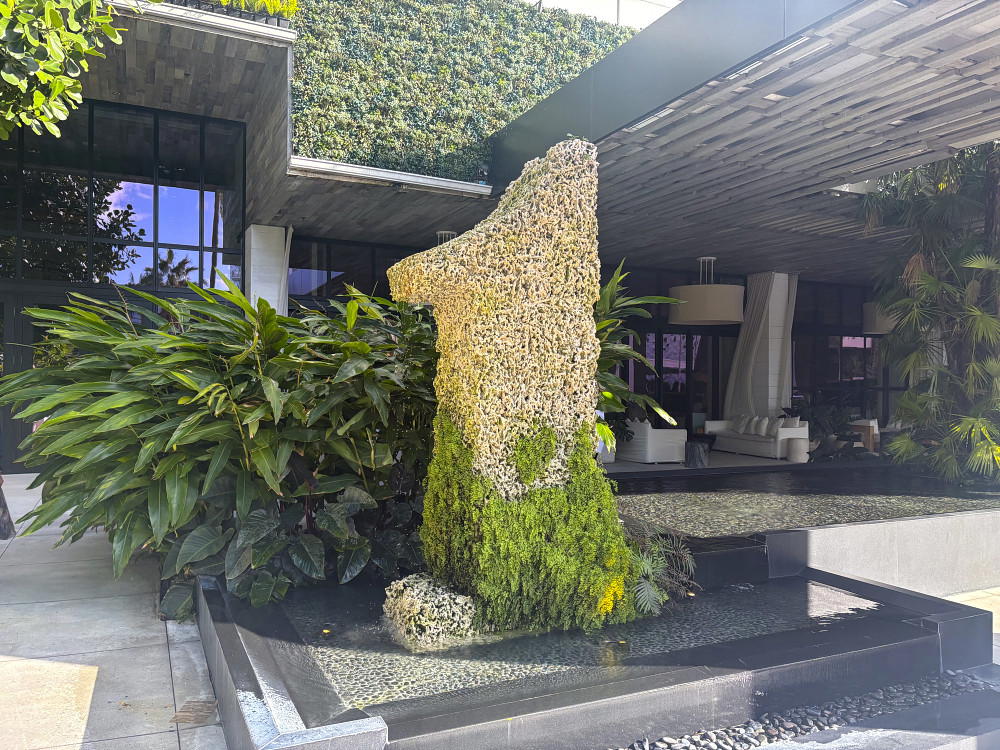 1 Hotel & Homes - 1