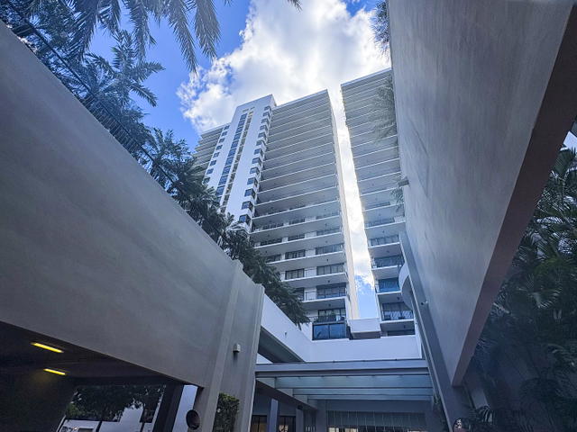 1000 Venetian Way  photo 4