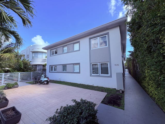 1035 Euclid Condo photo 2