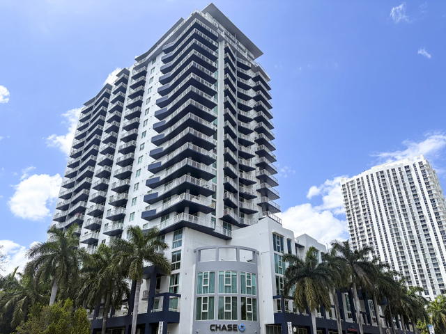 1800 Biscayne Plaza Condo photo 2