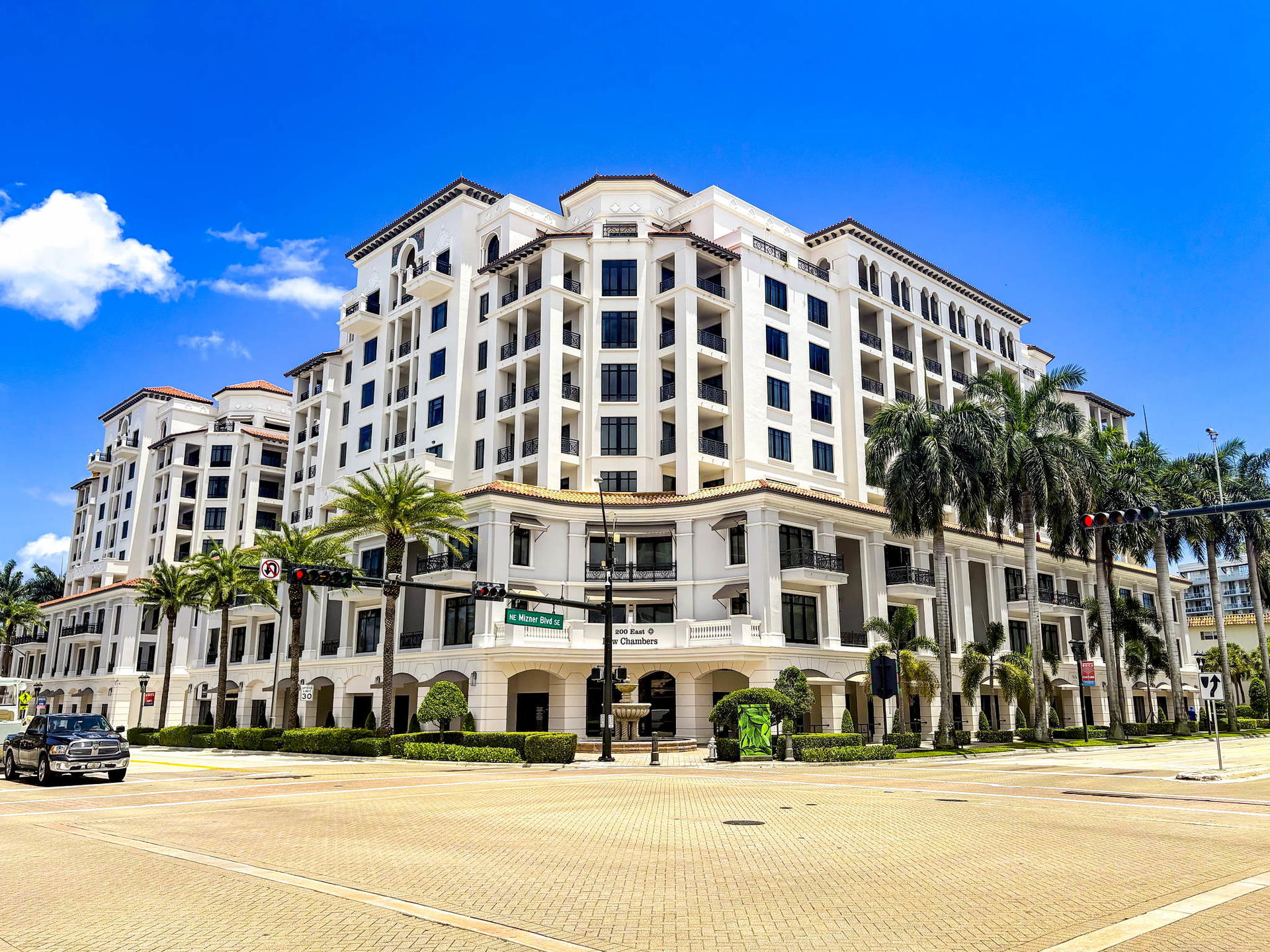 200 E Palmetto