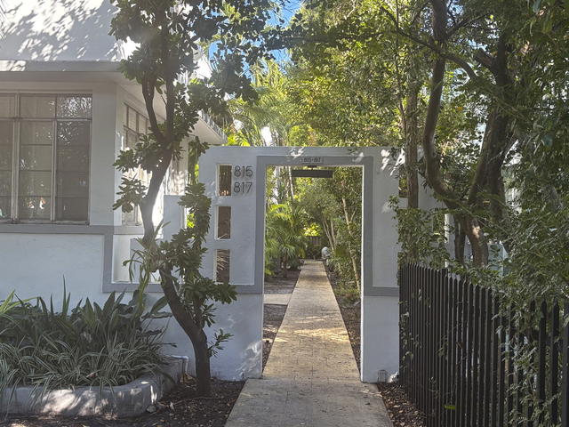 815 Lenox Condo photo 2