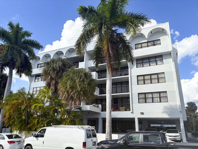 9200 Harbor Terrace Condo photo 2