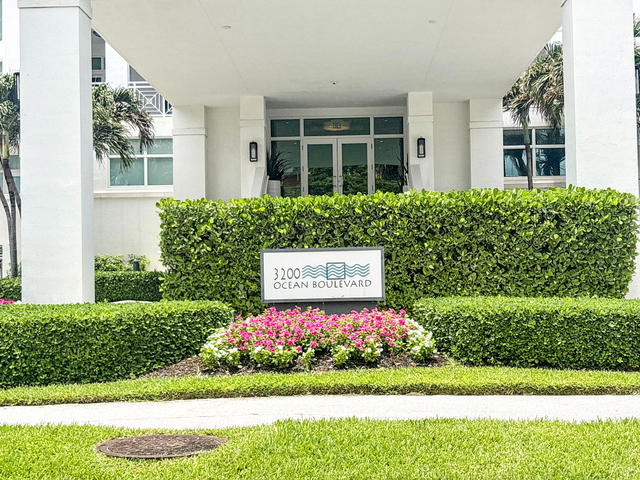 A Seagate Condo photo 3