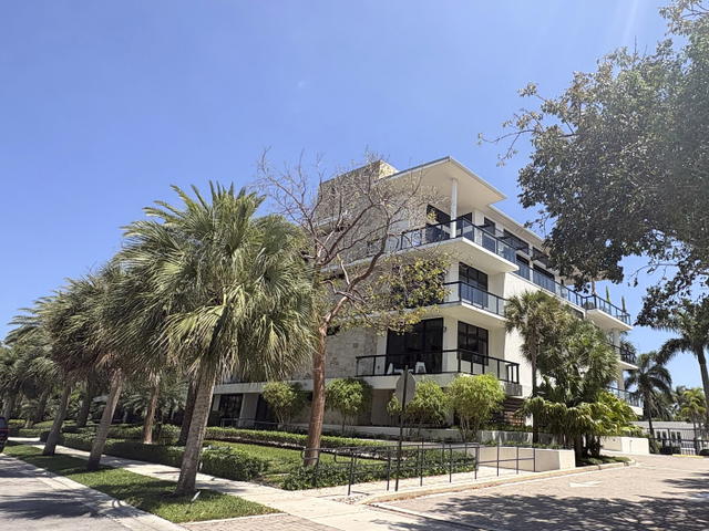 Aquarius Condo photo 2