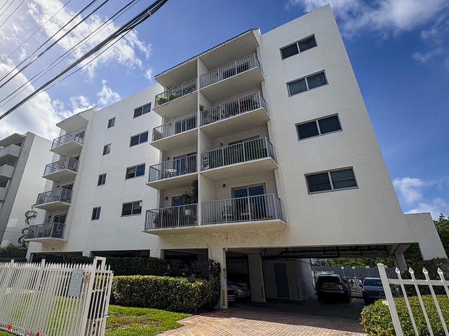 Arcadia Condo photo 2