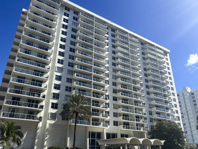Arlen Beach  photo 2