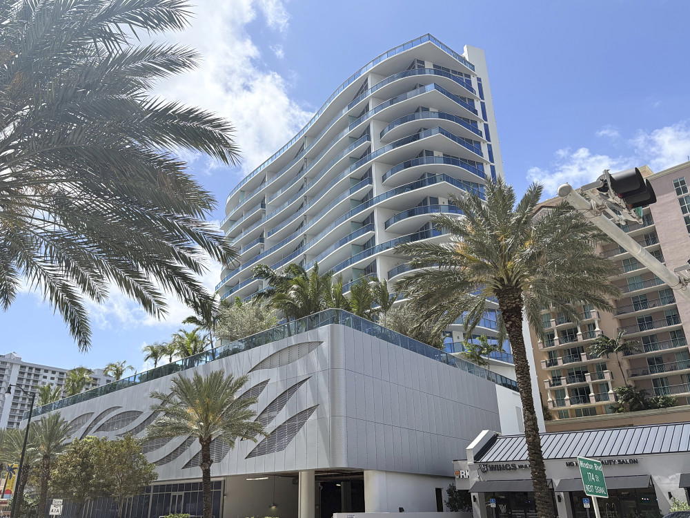Aurora Sunny Isles