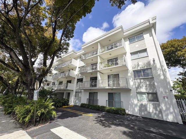 BRICKELL WEST CONDO photo 3