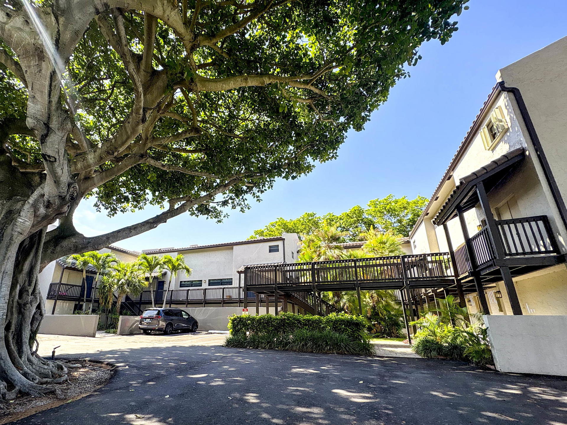 Banyan Courts Condominium