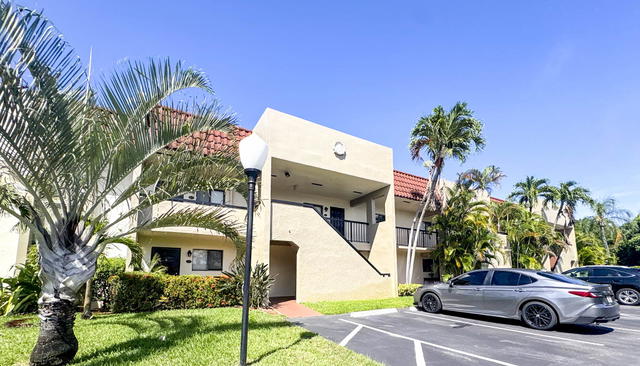 Banyan Courts Condominium photo 3