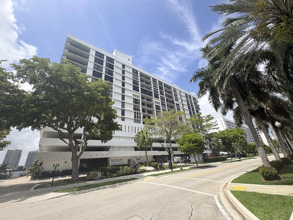 Bay Country Club Condo