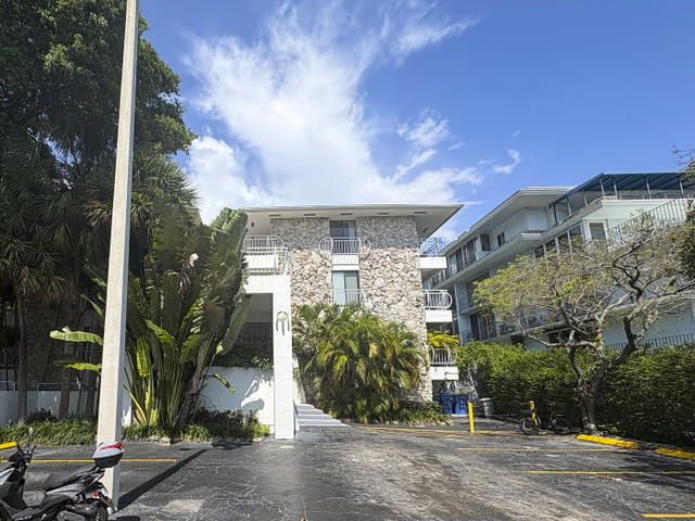 Bayshore Park Condo photo 2