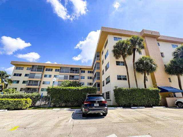 Boca Palms Condo photo 3