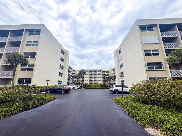 Boca South Condo photo 3
