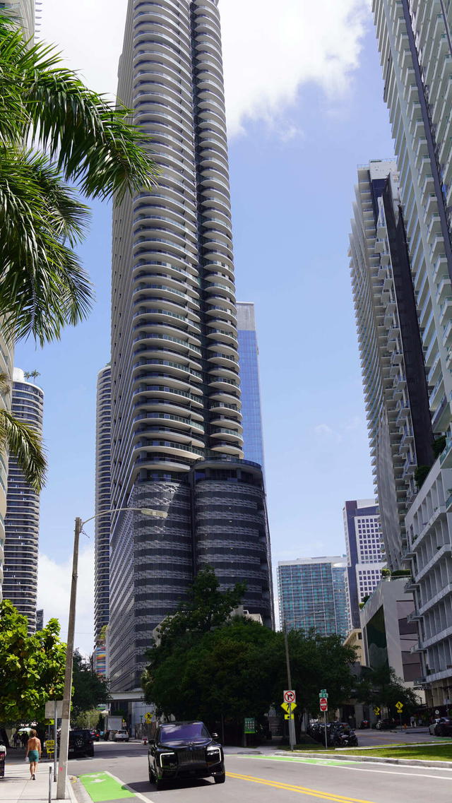 Brickell Flatiron  photo 3