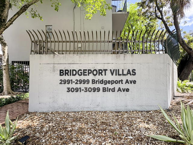 Bridgeport Villas Condo photo 2
