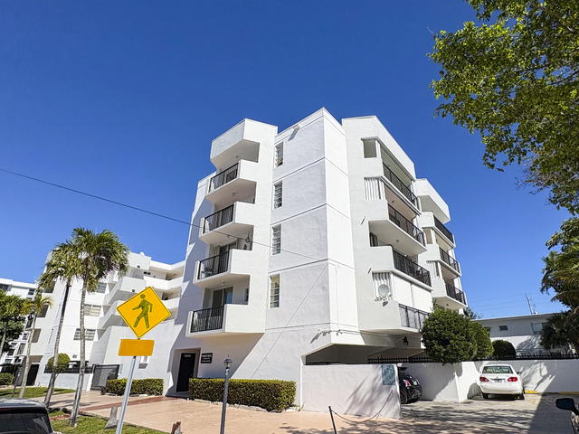 Byron Park Condo photo 2