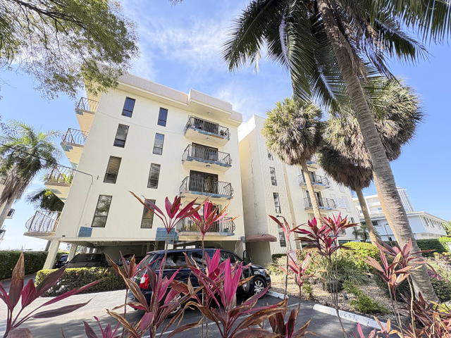 Captain's Paradise Condo photo 2