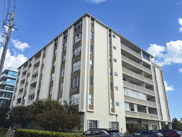 Caravelle Condo photo 2