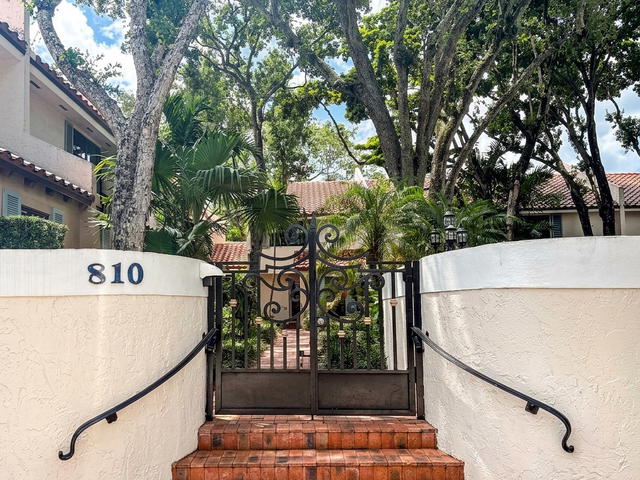 Caribbean Townhomes of Las Olas  photo 2
