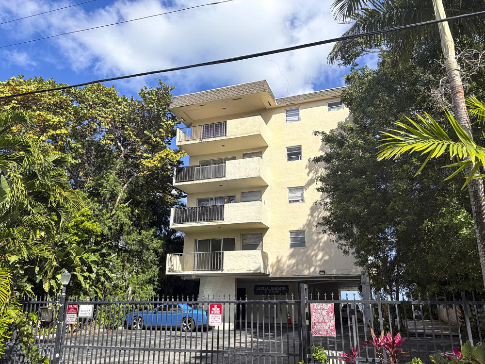 Chateau Biscayne Condo