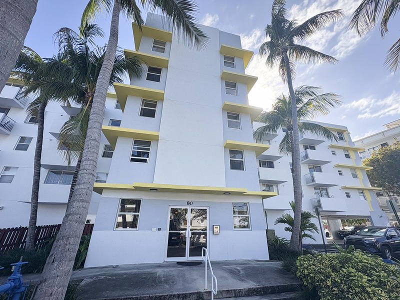 Coral Bay Club Condo main photo
