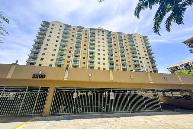 Coral Plaza Condo photo 2