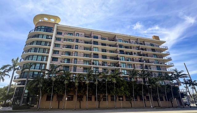 Coral Pointe Condo photo 2