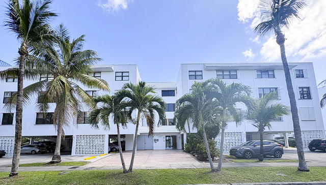 Cristal Shores Condo photo 2