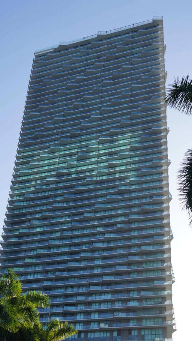 SLS Brickell  photo 2