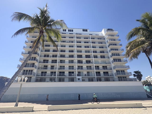 Edgewater Beach Towers  photo 3