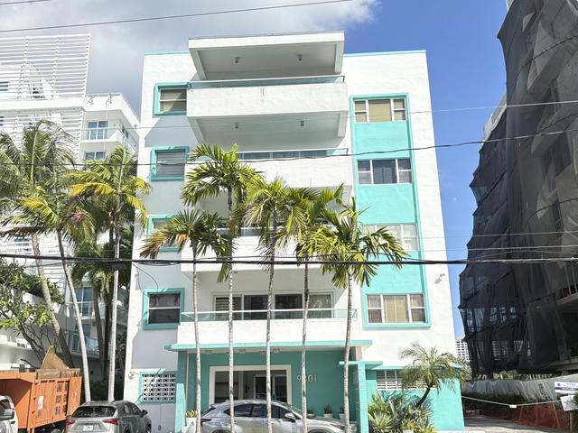 Elegant Eight Condo photo 2