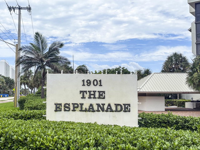 Esplanade  photo 2