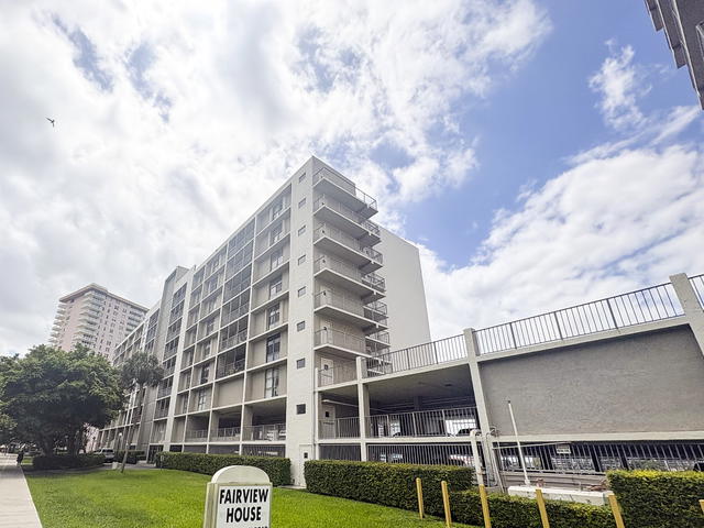 Fairview House Condo photo 3