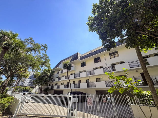 Gables Harbour Condo photo 3