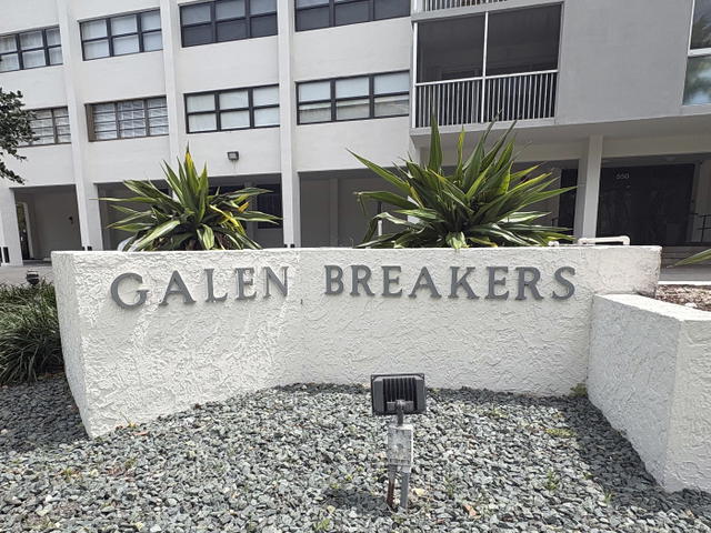 Galen Breakers Condo photo 2
