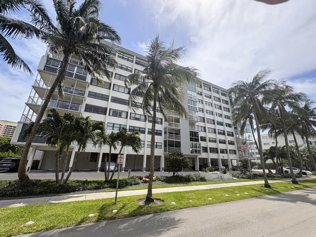 Galen Breakers Condo photo 3