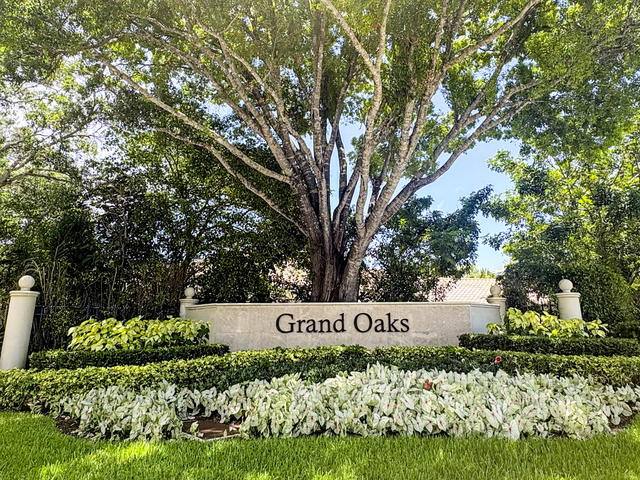 Grand Oaks  photo 2