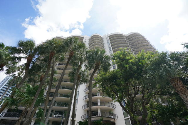 Grove Towers  photo 2