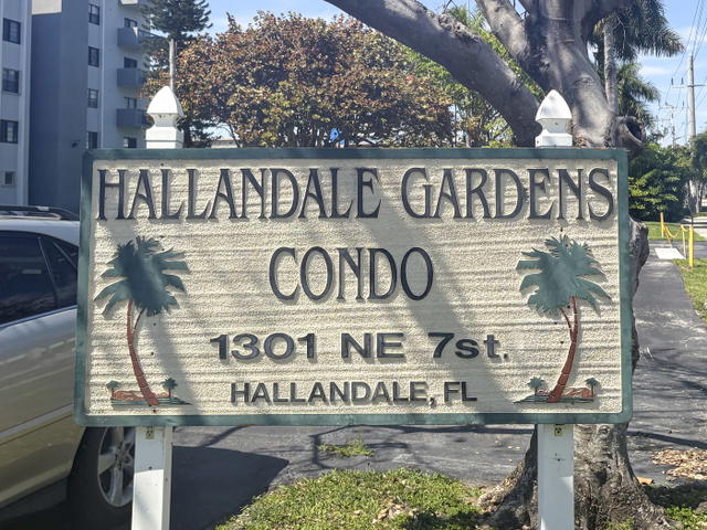 Hallandale Gardens Condo photo 2