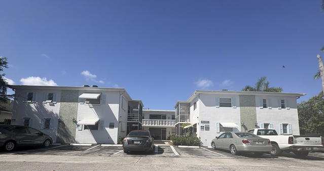Hallcrest Apts Condo photo 2