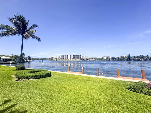 Harbour East  photo 2