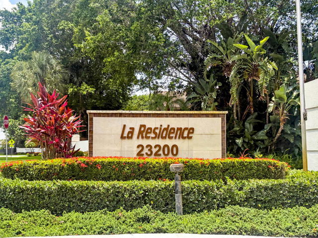 La Residence Condo photo 2