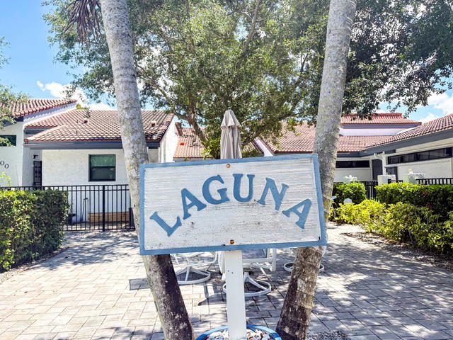 Laguna at Jacaranda  photo 2