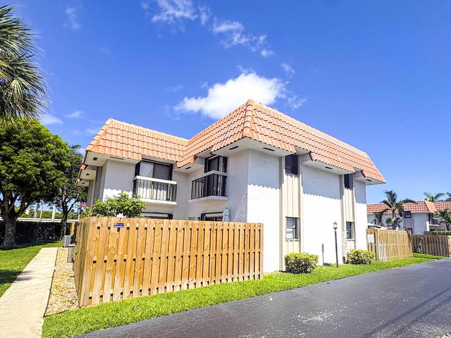 Landmark Townhouses of Boca Raton  photo 2