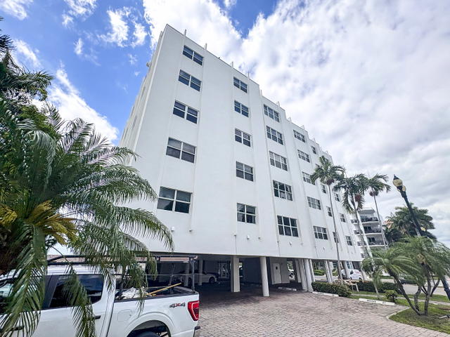 Las Olas Villas Condo photo 2