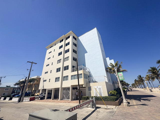Mainsail Condo photo 2