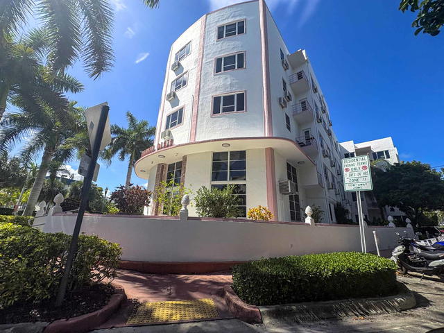 Mantell Plaza  photo 2