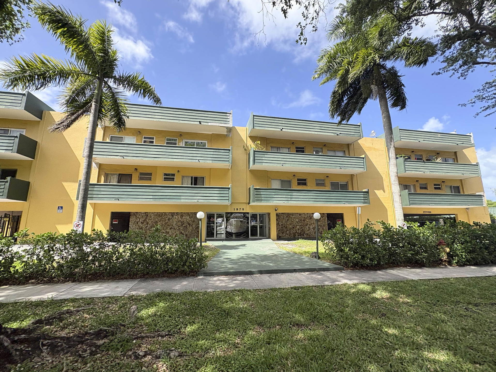 Moonraker Condo